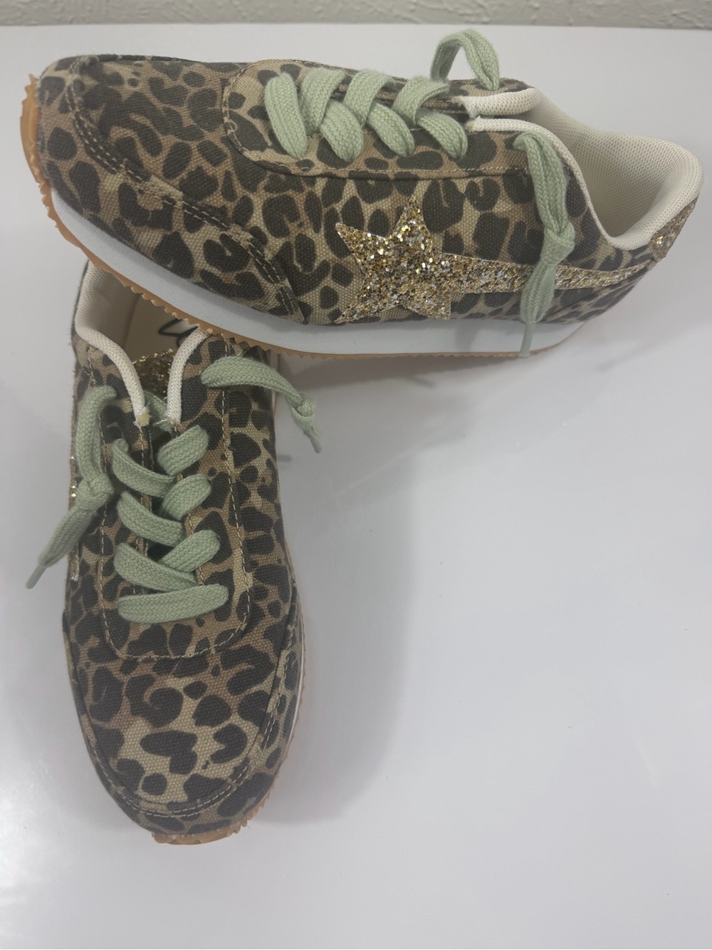 Very G Leopard Glitter Star Sneakers Women’s Size 6 - Picture 2 of 8
